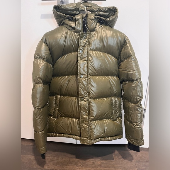 Aritzia TNA Superpuff Puffer Jacket - Picture 9 of 10